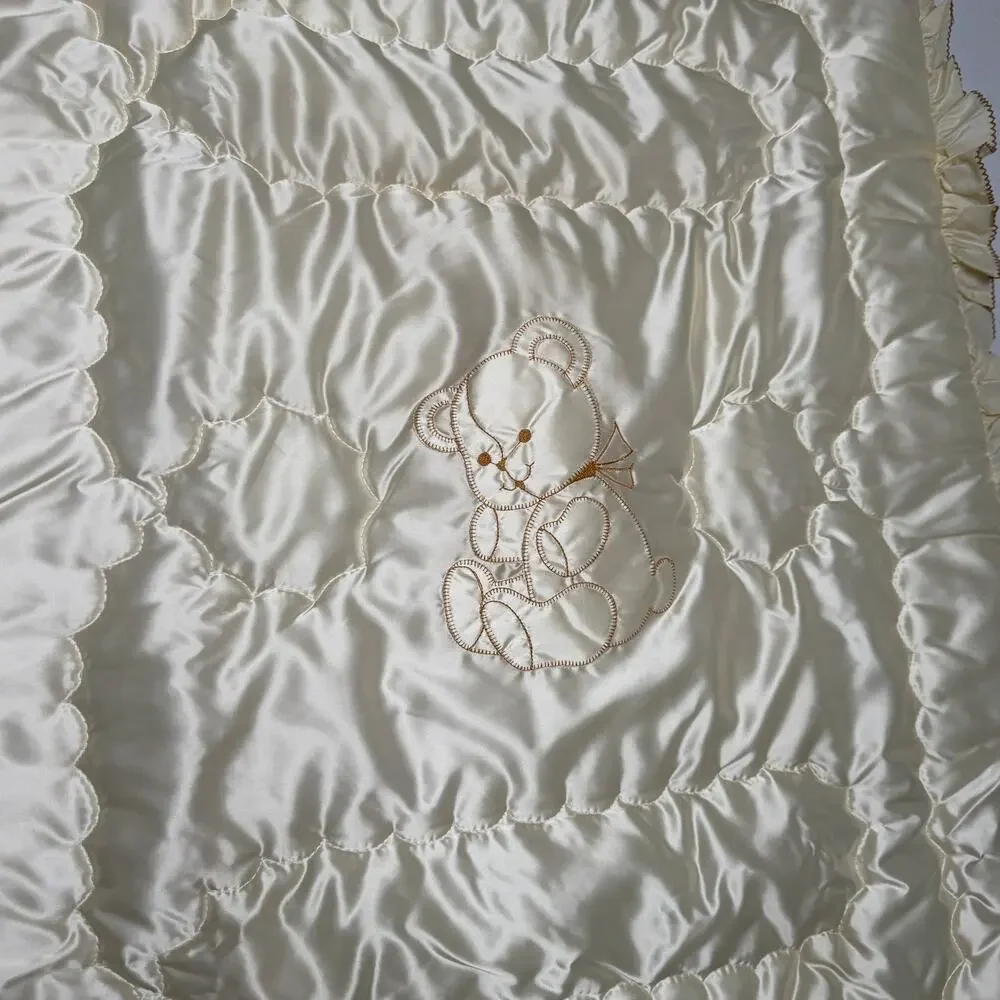 Vintage 1960s The Quiltex Co Satin Baby Crib Comforter Teddy Bear Ruffle 34x42